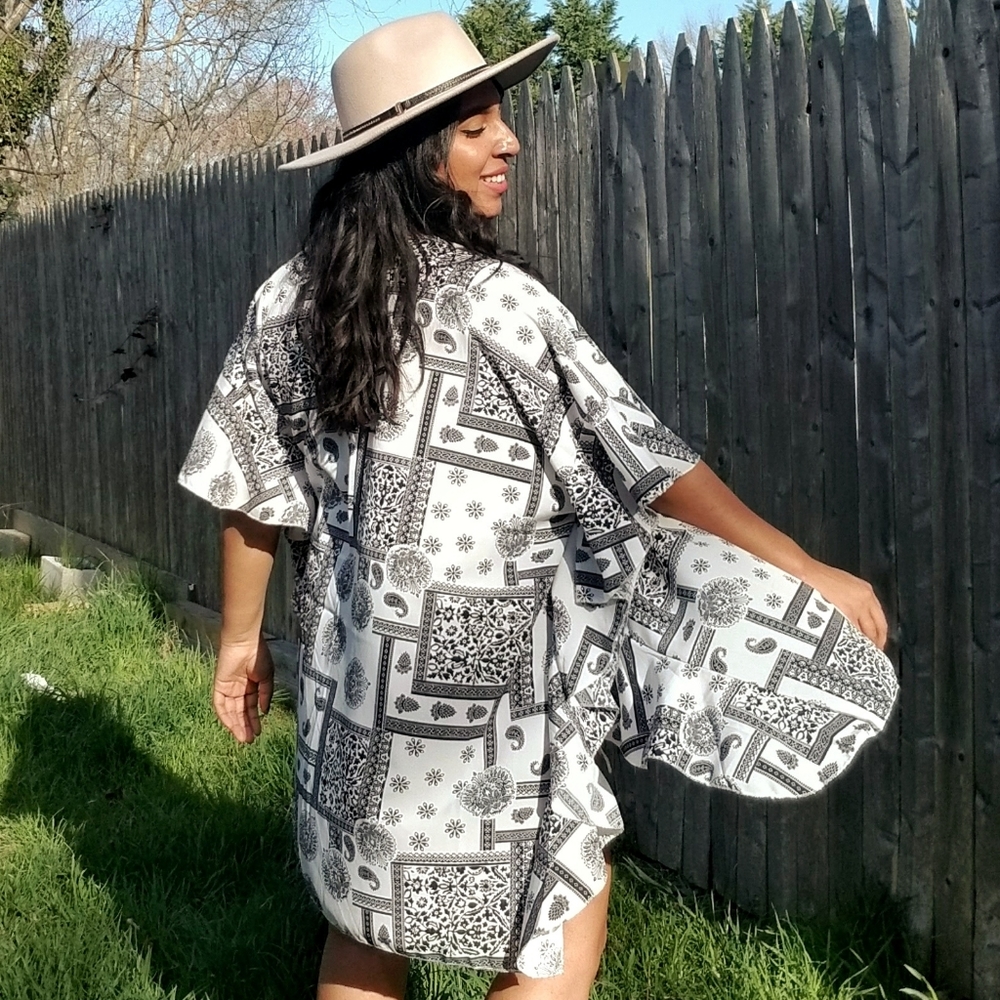 MANDALA KIMONO RUFFLE CARDIGAN IN WHITE - Picture 3 of 10